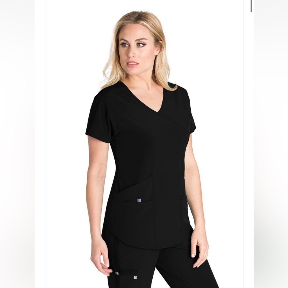 BARCO ONE Scrub Top